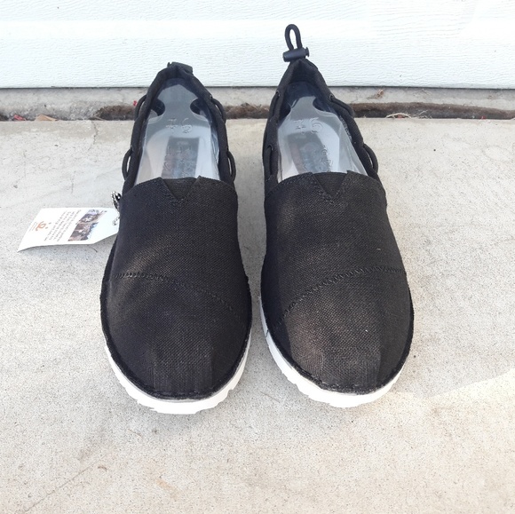 Skechers - Picture 3 of 4